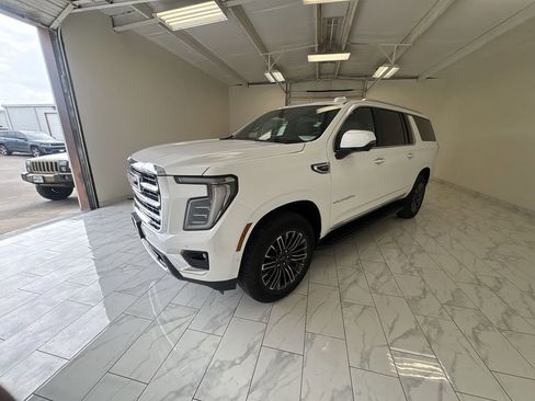 New 2026 GMC Yukon XL Elevation w/ Elevation Premium Package AWD/4WD image 4