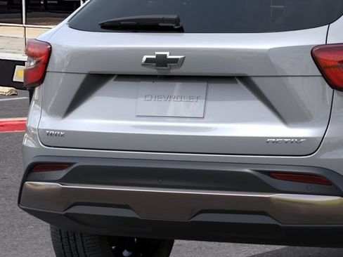 New 2026 Chevrolet Trax ACTIV w/ Sunroof Package FWD image 14