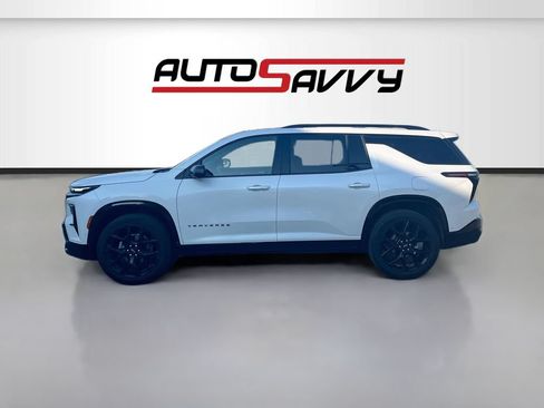 Used 2025 Chevrolet Traverse RS FWD image 4