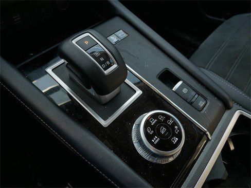 Used 2025 Mitsubishi Outlander SE image 22