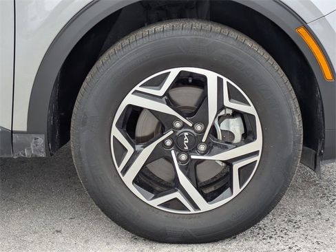 Used 2023 Kia Sportage LX image 12