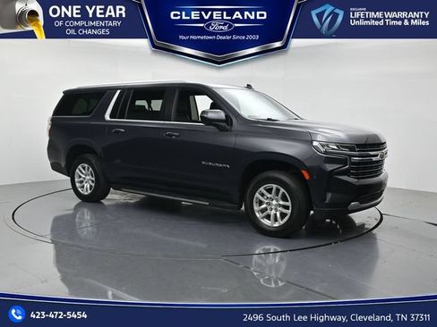 Used 2023 Chevrolet Suburban LT RWD image 1