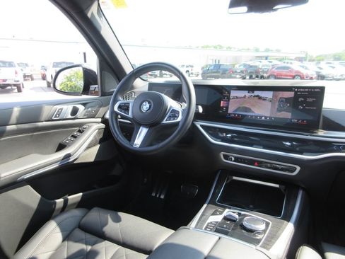 Used 2024 BMW X5 xDrive40i w/ M Sport Package AWD/4WD image 26