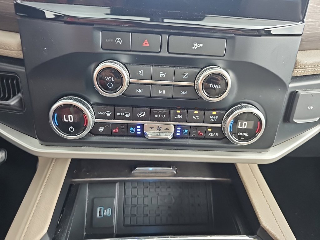 Used 2024 Ford Expedition Max Limited RWD image 44