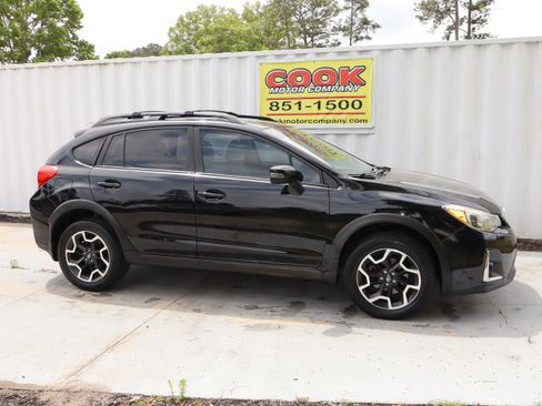 Used 2017 Subaru Crosstrek 2.0i Limited AWD/4WD image 3