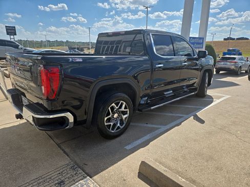Used 2023 GMC Sierra 1500 SLT AWD/4WD image 3