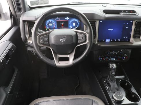 Used 2025 Ford Bronco Outer Banks image 12
