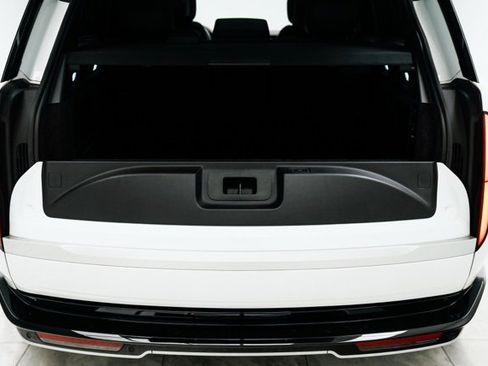 Used 2023 Land Rover Range Rover Autobiography image 24