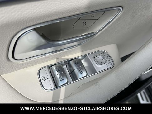 Used 2025 Mercedes-Benz GLS 450 4MATIC image 22