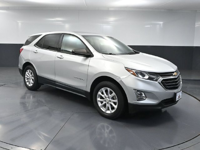 Used 2020 Chevrolet Equinox LS w/ LS Convenience Package AWD/4WD image 1