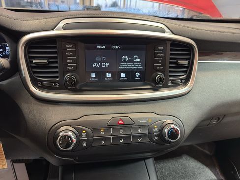 Used 2020 Kia Sorento LX AWD/4WD image 17