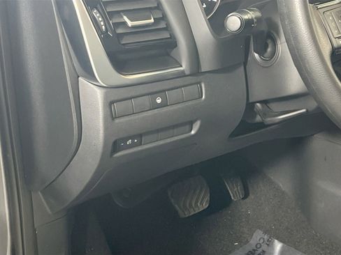 Used 2021 Nissan Rogue SV image 10