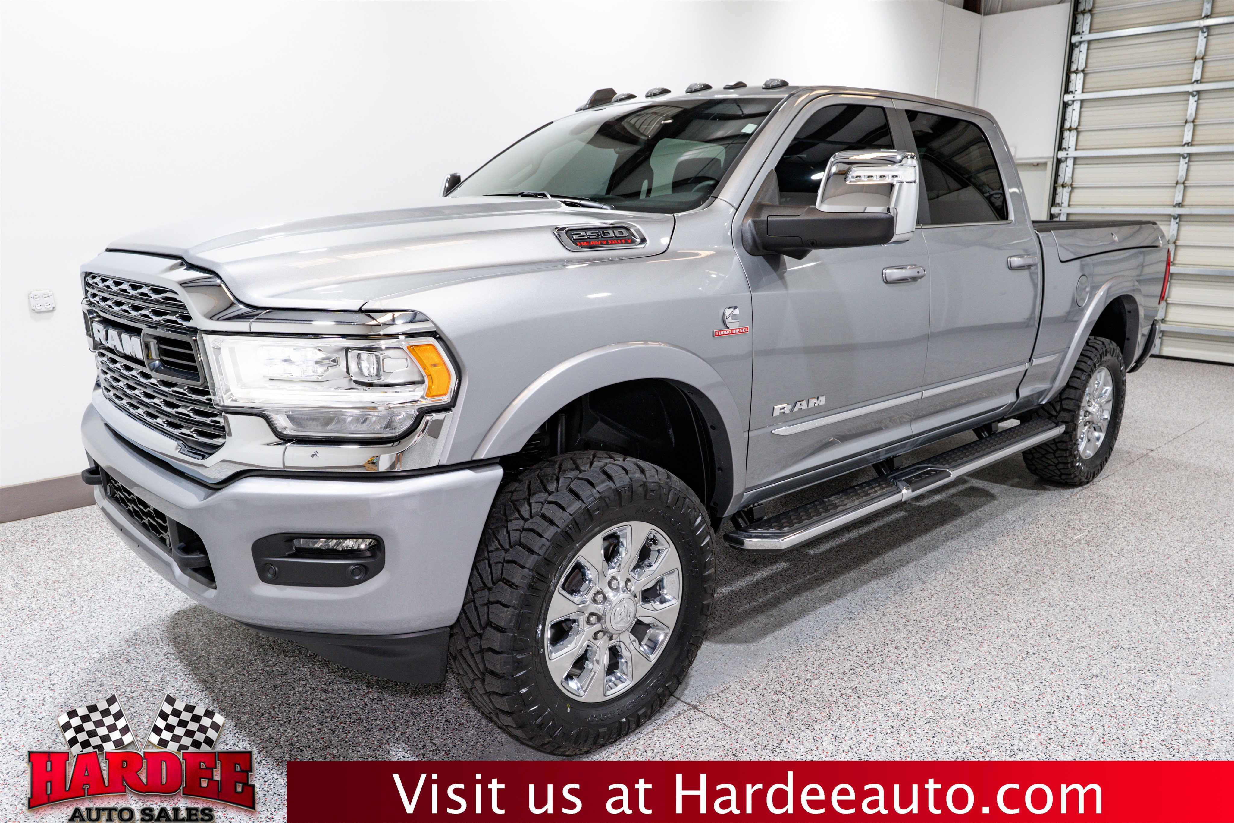 Used 2024 RAM 2500 Limited AWD/4WD image 2