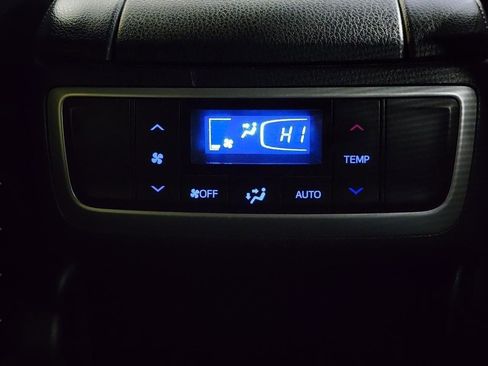 Used 2018 Toyota Highlander Limited image 36