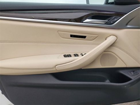 Used 2019 BMW 530i w/ Convenience Package image 13