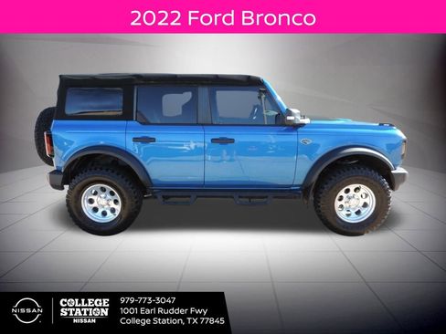 Used 2022 Ford Bronco Wildtrak image 2