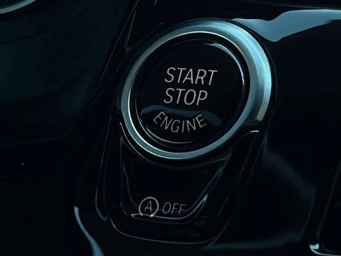 Used 2018 BMW 530i xDrive image 18