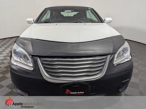 Used 2012 Chrysler 200 Touring FWD image 2