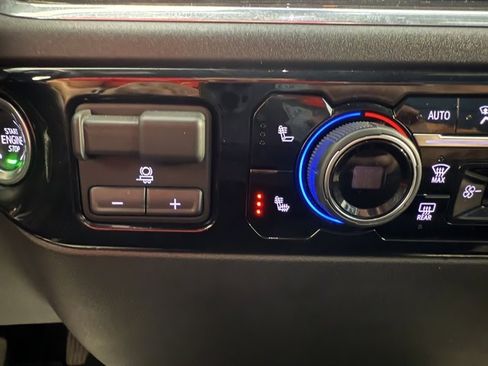 Used 2025 Chevrolet Silverado 1500 LT image 42