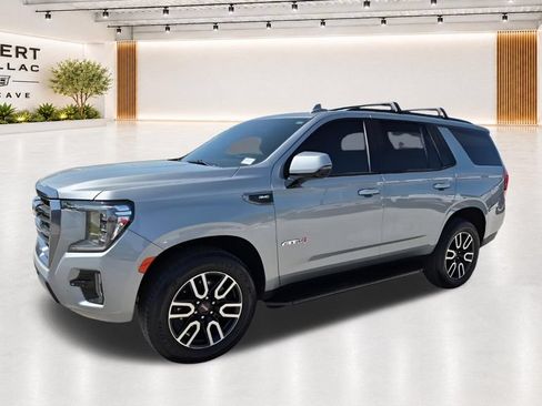 Used 2024 GMC Yukon AT4 w/ Technology Package AWD/4WD image 4