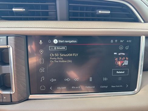 Used 2023 GMC Yukon Denali w/ Denali Reserve Package image 21