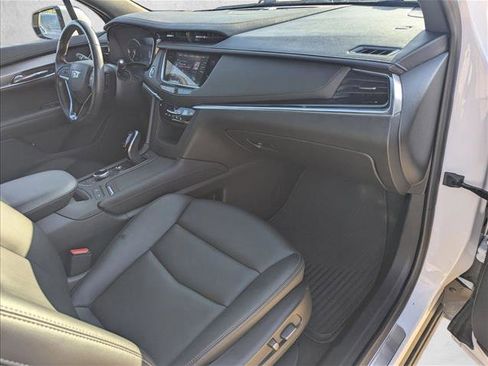 Certified 2022 Cadillac XT6 Luxury image 19