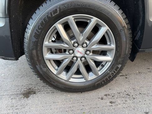 Used 2018 GMC Acadia SLT AWD/4WD image 16