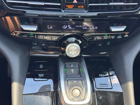 Used 2023 Acura MDX SH-AWD image 23