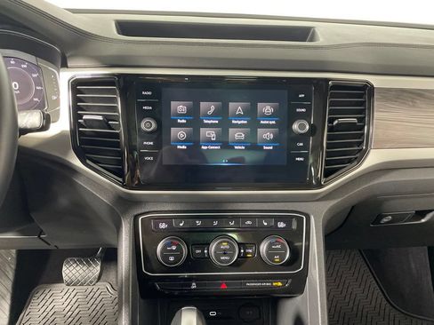 Used 2022 Volkswagen Atlas Cross Sport SE AWD/4WD image 15