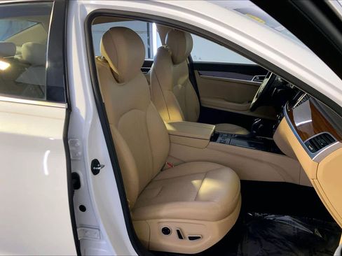 Used 2016 Hyundai Genesis 3.8 image 8