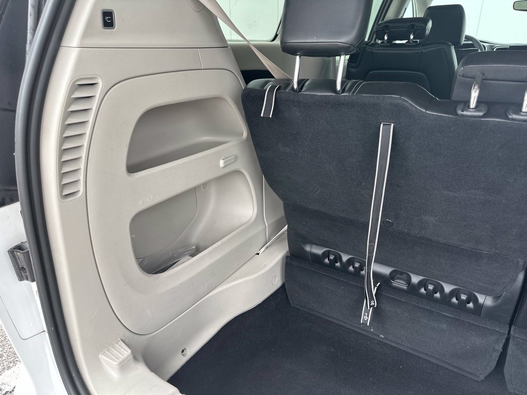Used 2024 Chrysler Pacifica Touring-L FWD image 17