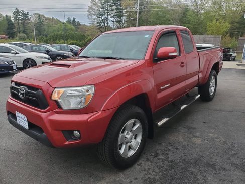 Used 2014 Toyota Tacoma 4x4 Access Cab V6 w/ TRD Sport Package image 4