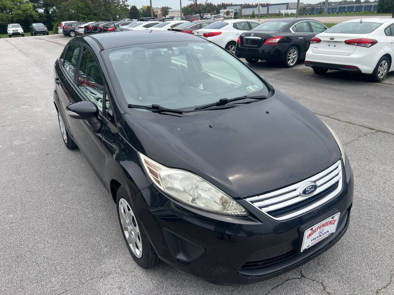 Used 2013 Ford Fiesta SE FWD image 4