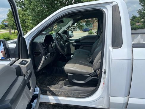 Used 2018 Ford F150 XL w/ Equipment Group 101A Mid RWD image 5