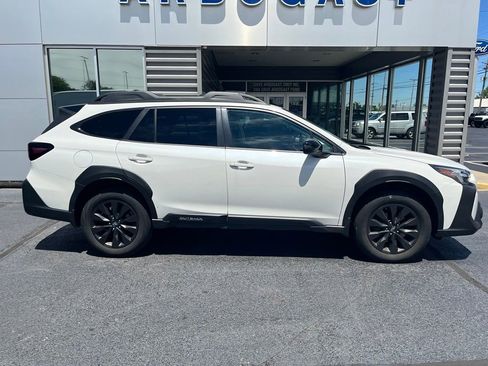 Used 2023 Subaru Outback Onyx Edition AWD/4WD image 8