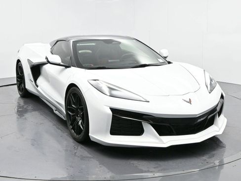 Used 2025 Chevrolet Corvette Z06 w/ Battery Protection Package image 2