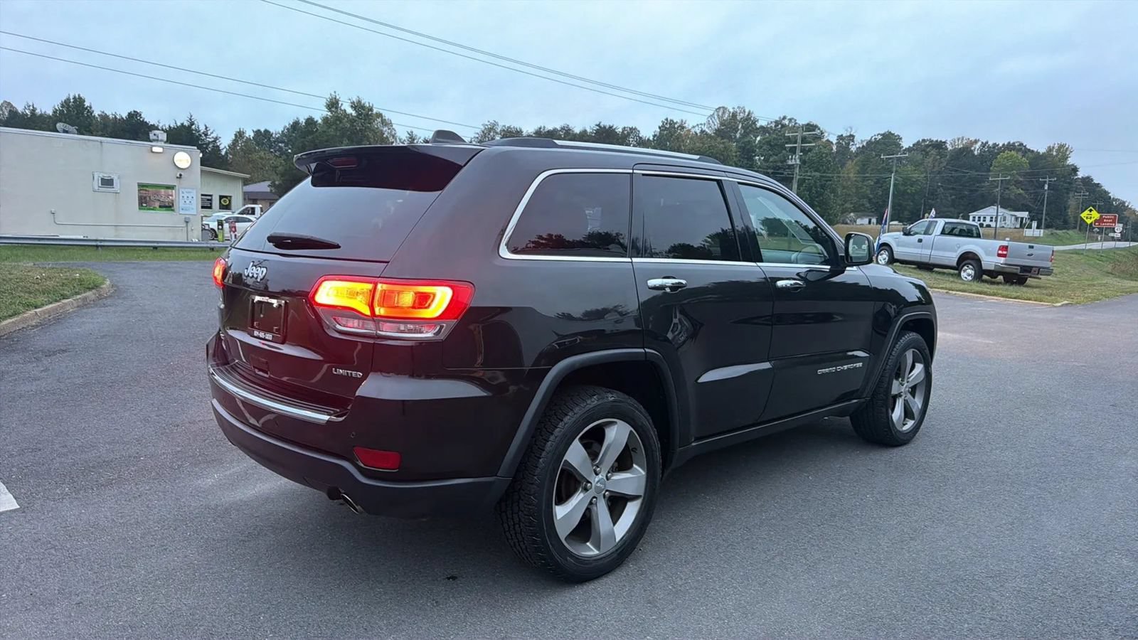 Used 2014 Jeep Grand Cherokee Limited AWD/4WD image 7