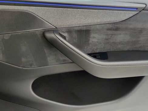 Used 2026 Tesla Model Y Long Range RWD image 52