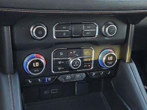 Used 2023 GMC Yukon AT4 AWD/4WD image 26