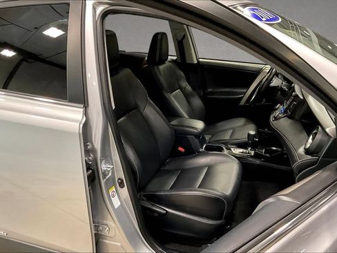 Used 2018 Toyota RAV4 Limited AWD/4WD image 28