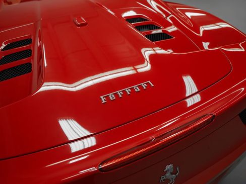 Certified 2013 Ferrari 458 Spider RWD image 32