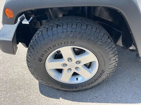 Used 2014 Jeep Wrangler Unlimited Sport w/ Quick Order Package 24S AWD/4WD image 18