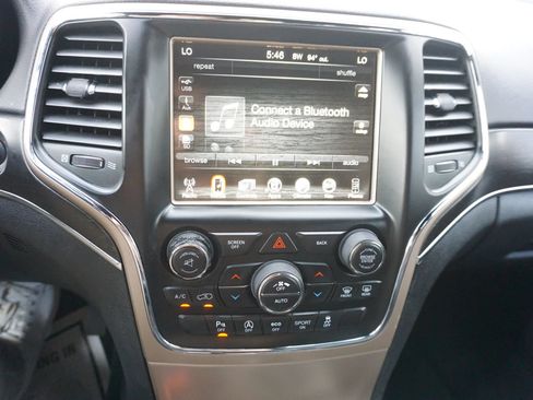 Used 2017 Jeep Grand Cherokee Limited AWD/4WD image 11