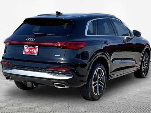 Used 2025 Audi Q5 Premium w/ Convenience Package AWD/4WD image 2