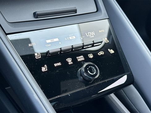 New 2025 Porsche Macan Electric image 22