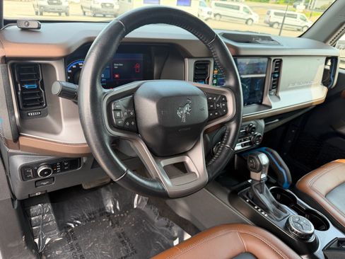 Used 2023 Ford Bronco Outer Banks AWD/4WD image 35