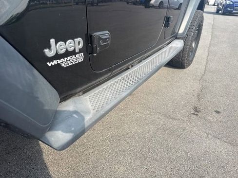 Used 2018 Jeep Wrangler Unlimited Sport AWD/4WD image 11