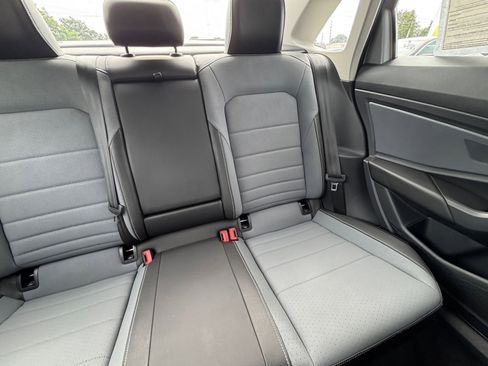 Used 2025 Volkswagen Jetta SE image 36