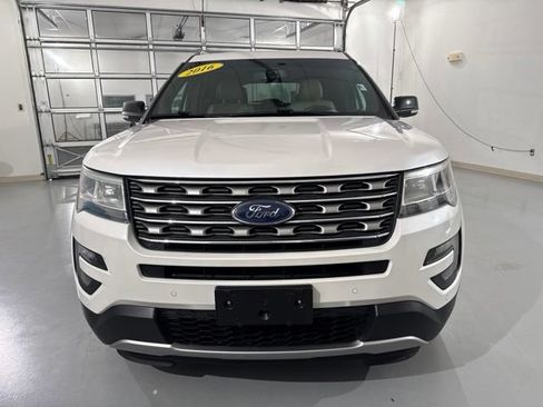 Used 2016 Ford Explorer XLT w/ Equipment Group 202A FWD image 2