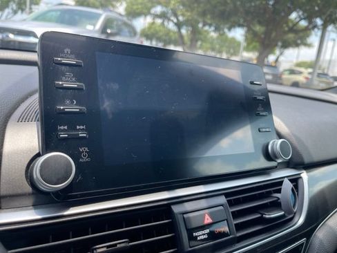 Used 2019 Honda Accord Sport image 14